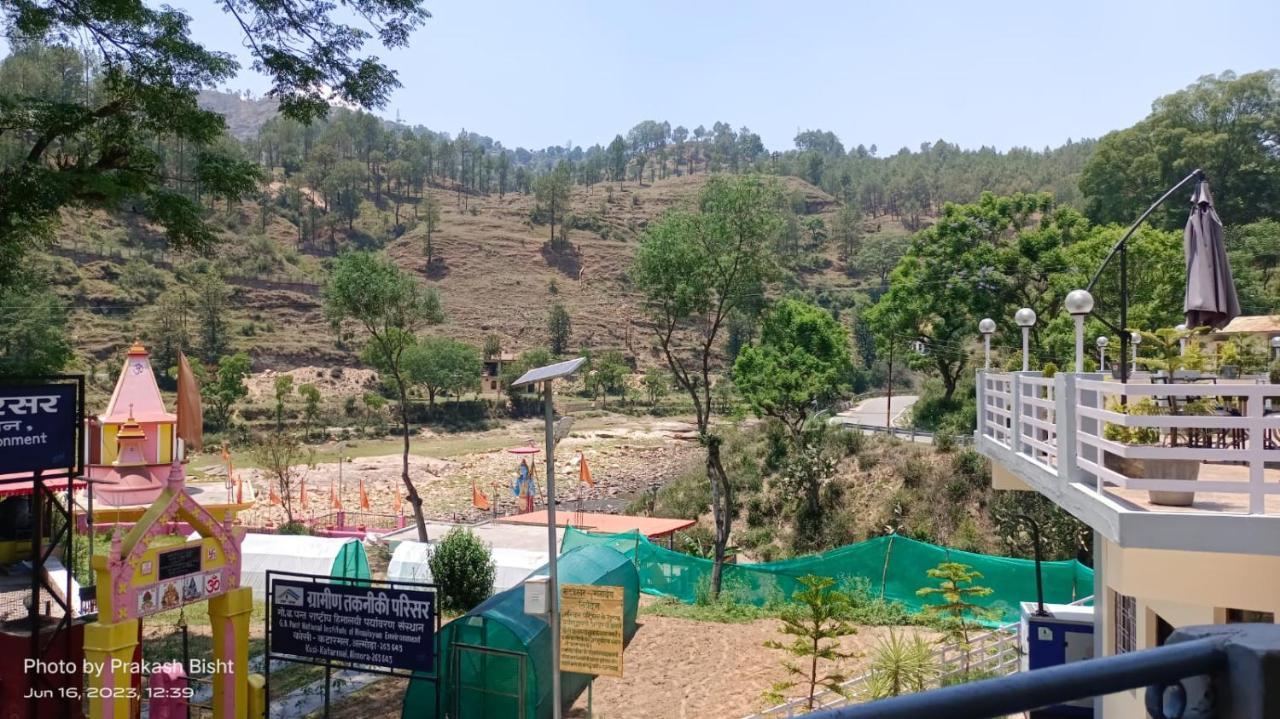 Shivalik River Retreat Hotel Almora Exterior photo